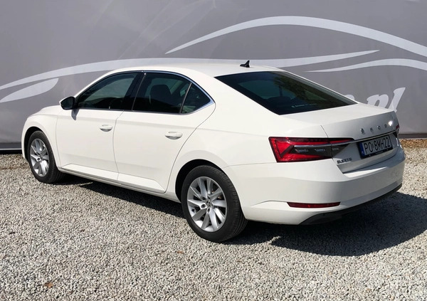 Skoda Superb cena 116999 przebieg: 64996, rok produkcji 2019 z Bytów małe 436